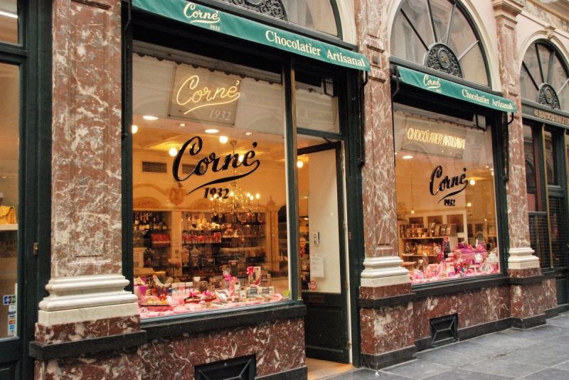 chocolaterie-ST DALMAS LE SELVAGE-min_chocolate_chocolaterie_shop_luxury_chic_gallery_brussels_belgium-558146